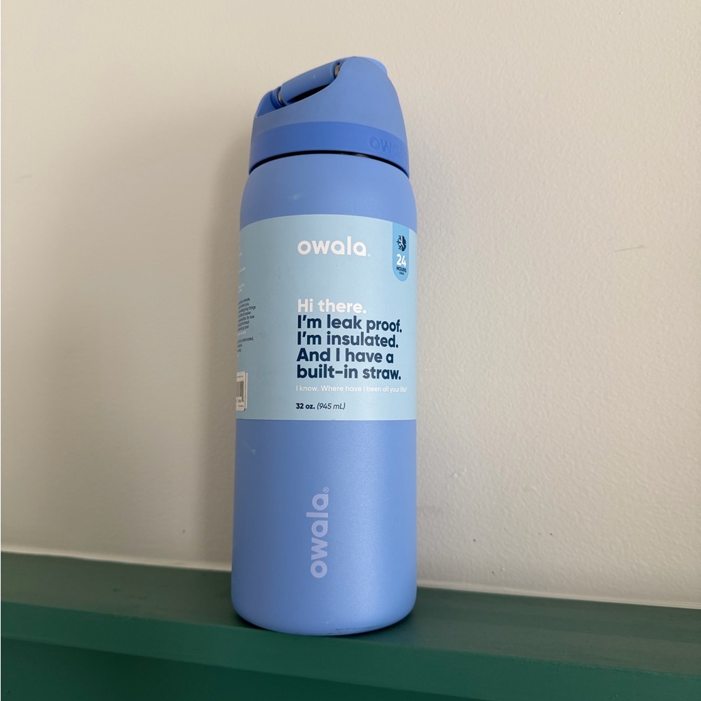 Insulated Water Bottle with Built-In Straw - Blue